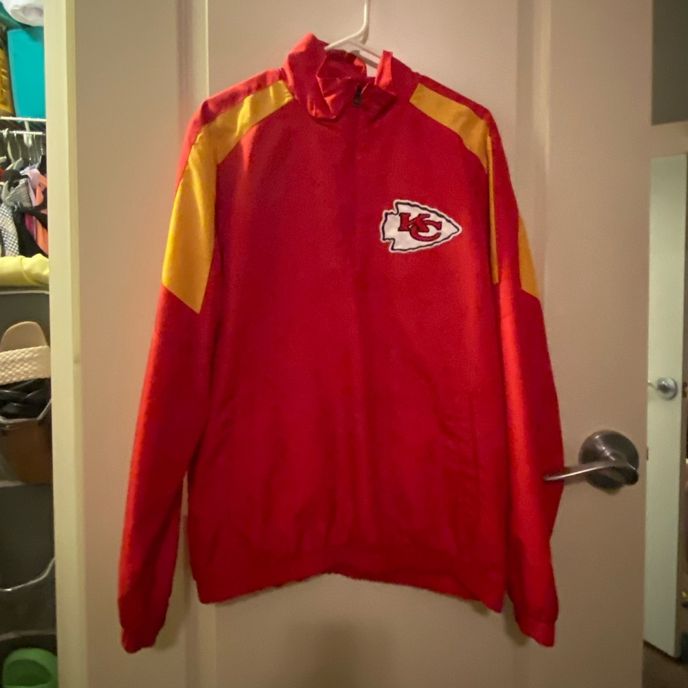 OVERSIZED CHIEFS QUARTER ZIP WINDBREAKER